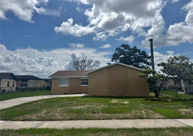 Photo 3 of Single family home for sale at 5693 Tulip Ave, Orlando, FL 32839 | MLS# O6415622 | Listing updated on 2026-08-26