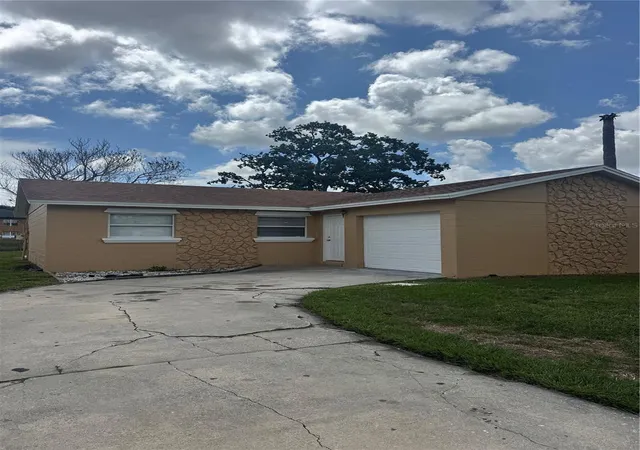 Photo 4 of Single family home for sale at 5693 Tulip Ave, Orlando, FL 32839 | MLS# O6415622 | Listing updated on 2026-08-26