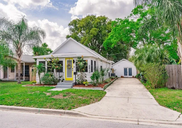 Photo 2 of Single family home for sale at 2410 Center Ave, Orlando, FL 32806 | MLS# O6415626 | Listing updated on 2026-09-15