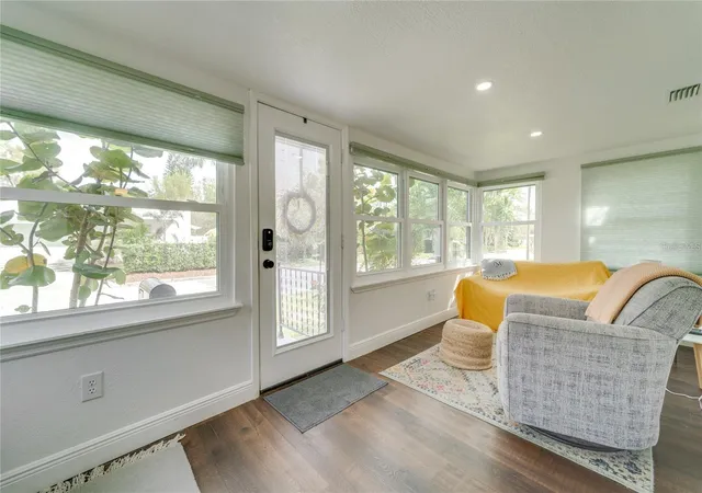 Photo 4 of Single family home for sale at 2410 Center Ave, Orlando, FL 32806 | MLS# O6415626 | Listing updated on 2026-09-15