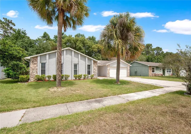 Photo 3 of Single family home for sale at 427 Elkwood Ln, Orlando, FL 32825 | MLS# O6415633 | Listing updated on 2026-08-11