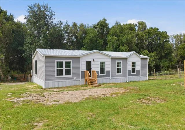 Homes for sale in Weirsdale, FL | 14450 Se Sunset Harbor Rd, Weirsdale, FL 32195 | MLS# OM726365