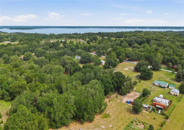 Homes for sale in Weirsdale, FL | 14450 Se Sunset Harbor Rd, Weirsdale, FL 32195 | MLS# OM726365