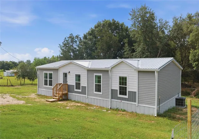 Homes for sale in Weirsdale, FL | 14450 Se Sunset Harbor Rd, Weirsdale, FL 32195 | MLS# OM726365