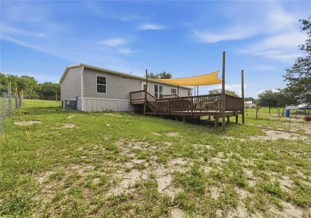 Homes for sale in Weirsdale, FL | 14450 Se Sunset Harbor Rd, Weirsdale, FL 32195 | MLS# OM726365