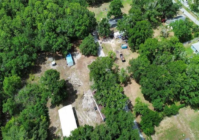 3rd image of 2204 Shirah Rd, Auburndale, FL 33823 | MLS# S5151660