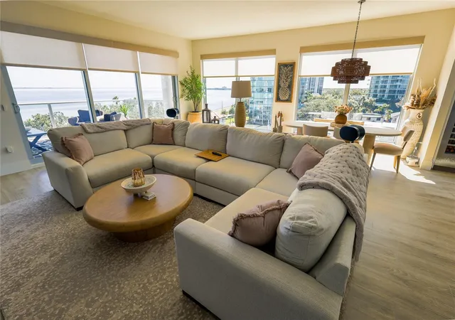 Photo 3 of Condo for sale at 2910 W Barcelona St #604, Tampa, FL 33629 | MLS# TB8517770 | Listing updated on 2026-06-17