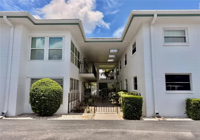 Homes for sale in St. Petersburg, FL | 3100 Hartford St N, St. Petersburg, FL 33713