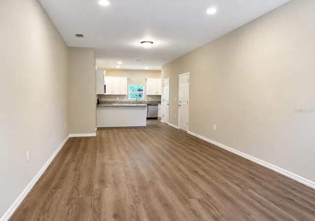 Photo 3 of Single family home for sale at 5028 Finders Ct, Tampa, FL 33617 | MLS# TB8517800 | Listing updated on 2026-08-25