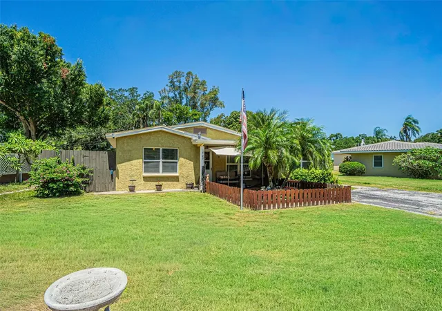 Homes for sale in South Pasadena, FL | 721 Oleander Wy S, South Pasadena, FL 33707 | MLS# TB8517805