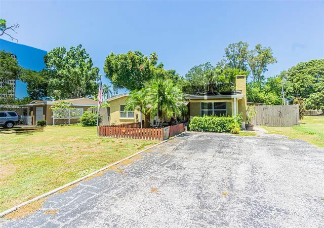 Homes for sale in South Pasadena, FL | 721 Oleander Wy S, South Pasadena, FL 33707 | MLS# TB8517805