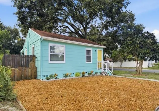 Photo 3 of Single family home for sale at 5122 12th Avenue S, Gulfport, FL 33707 | MLS# TB8517846 | Listing updated on 2026-10-06