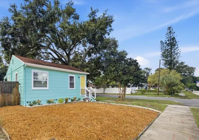 Photo 3 of Single family home for sale at 5122 12th Avenue S, Gulfport, FL 33707 | MLS# TB8517846 | Listing updated on 2026-10-06