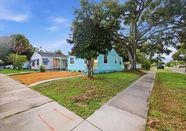 Photo 4 of Single family home for sale at 5122 12th Avenue S, Gulfport, FL 33707 | MLS# TB8517846 | Listing updated on 2026-10-06