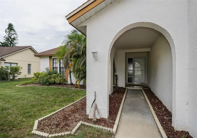 Homes for sale in Holiday, FL | 3114 Summervale Dr, Holiday, FL 34691 | MLS# W7886624
