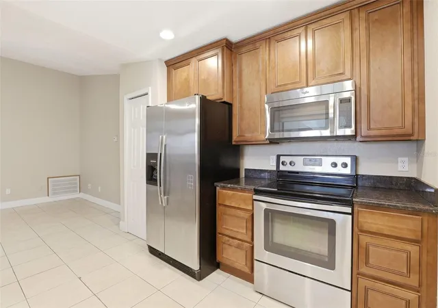 Photo 3 of Single family home for sale at 7320 Wethersfield Dr, Orlando, FL 32819 | MLS# O6415728 | Listing updated on 2026-08-30