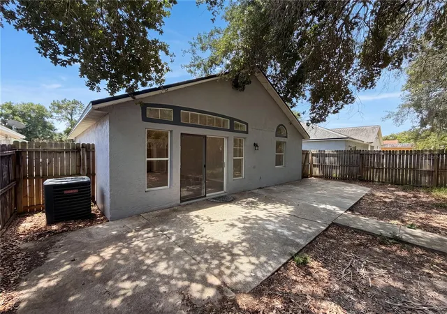 Photo 4 of Single family home for sale at 114 Pamala Ct, Sanford, FL 32771 | MLS# O6415729 | Listing updated on 2026-09-25