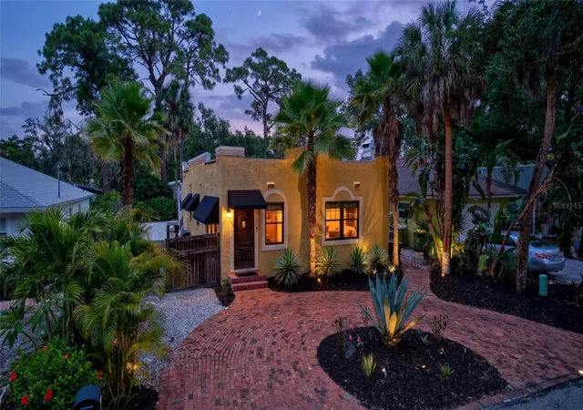 Photo 3 of Single family home for sale at 2437 Floyd St, Sarasota, FL 34239 | MLS# A4696668 | Listing updated on 2026-06-24