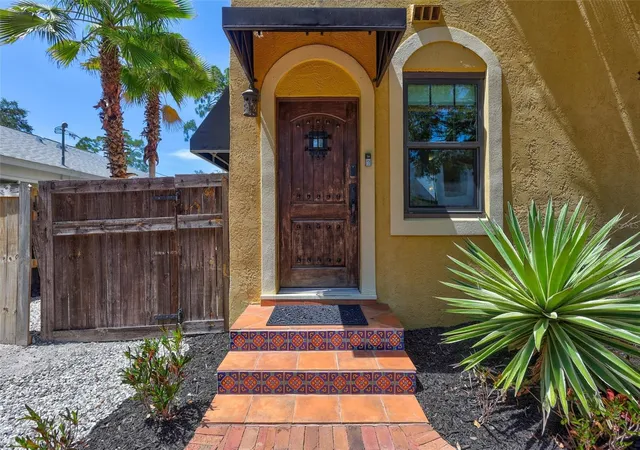 Photo 3 of Single family home for sale at 2437 Floyd St, Sarasota, FL 34239 | MLS# A4696668 | Listing updated on 2026-06-24