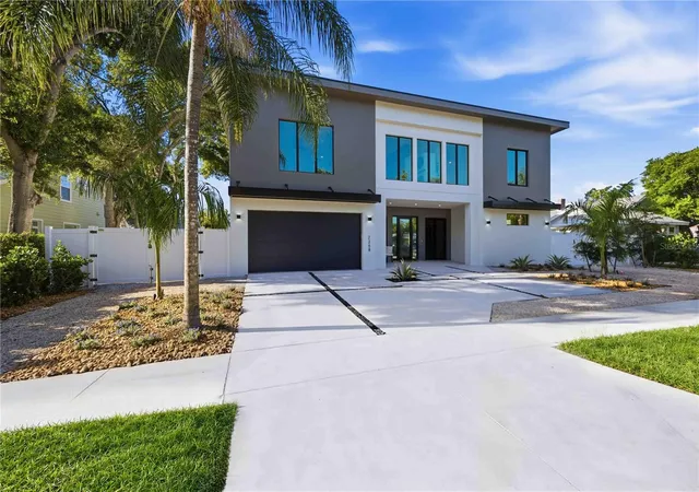 Photo 2 of Single family home for sale at 2258 Arlington St, Sarasota, FL 34239 | MLS# A4696669 | Listing updated on 2026-10-05