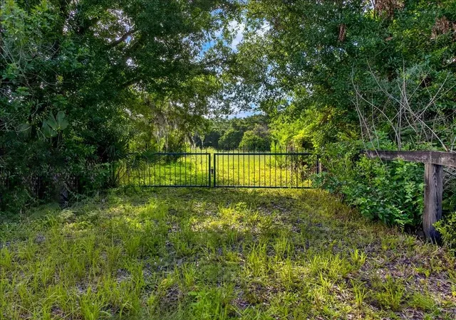 3rd image of 2417 Tomoka Farms Rd, Port Orange, FL 32128 | MLS# V4949584