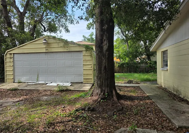Listing Photo 2 - Condo for sale in building located at 1212 E Chilkoot Ave, TAMPA, FL 33612 - Unit #