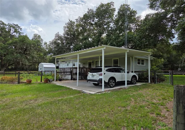 Homes for sale in Morriston, FL | 2450 Se 190Th Ter, Morriston, FL 32668 | MLS# OM726394