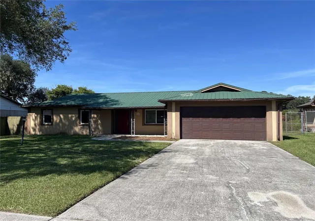 Photo 1 of Single family home for sale at 912 Shangri La Dr, Seffner, FL 33584 | MLS# TB8517888 | Listing updated on 2026-09-03