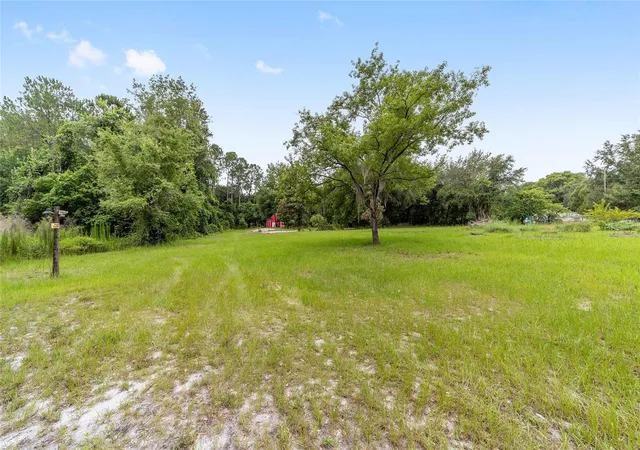 3rd image of 11895 Se 136Th Ct, Ocklawaha, FL 32179 | MLS# OM726397