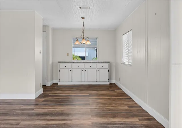 Photo 4 of Manufactured home for sale at 498 Longwood Dr, Venice, FL 34285 | MLS# N6144674 | Listing updated on 2026-10-12