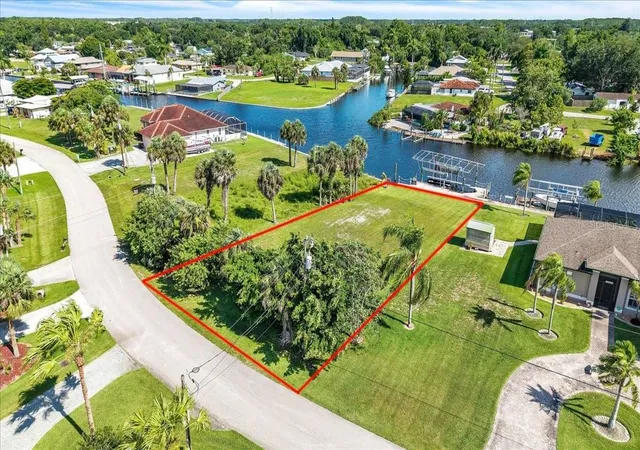 17th image of 13425 Marquette Blvd, Fort Myers, FL 33905 | MLS# C7527177