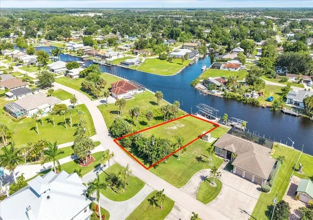 3rd image of 13425 Marquette Blvd, Fort Myers, FL 33905 | MLS# C7527177