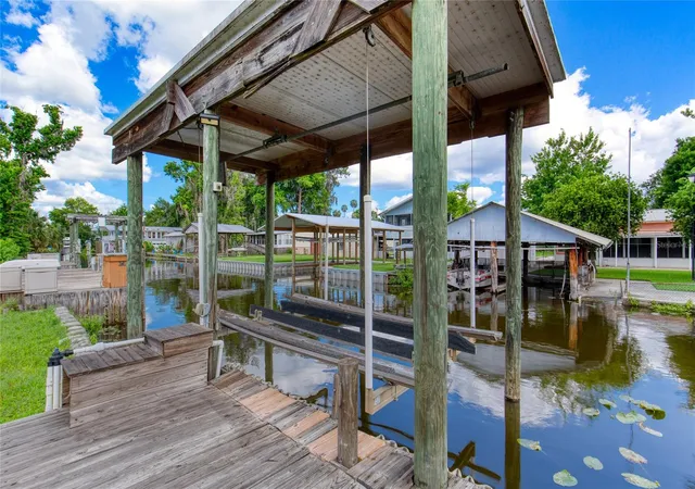 5th image of 24535 Bonnet Rd, Astor, FL 32102 | MLS# V4949587