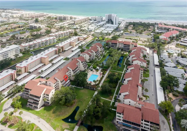 Listing Photo 5 - Condo for sale in building located at 6267 Midnight Pass Rd, Sarasota, FL 34242 - Unit #306