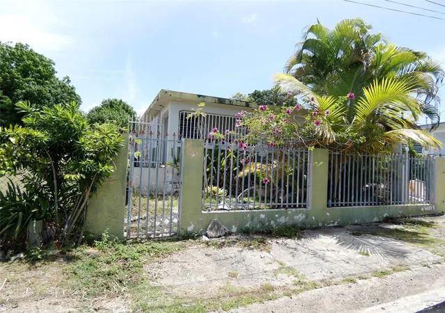 Homes for sale in Vieques, PR | 491 Calle Gladiola, Vieques, PR 00765 | MLS# PR9122013