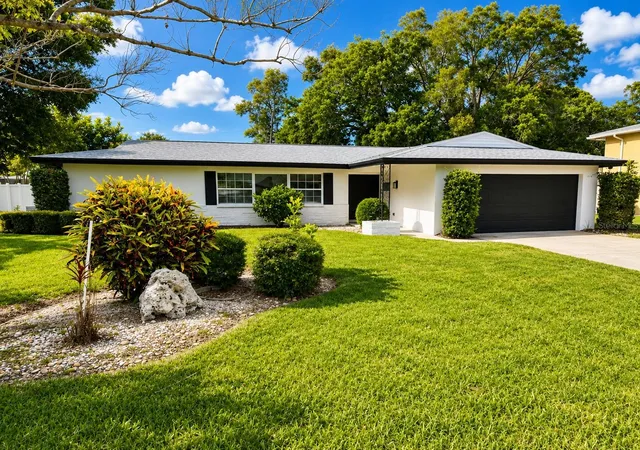 Homes for sale in Largo, FL | 810 Allamanda Dr, Largo, FL 33770 | MLS# TB8517952