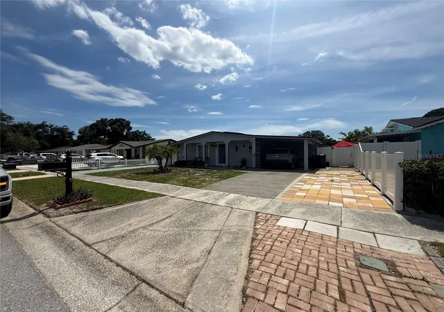 3rd image of 4808 Sierra Madre Dr, Tampa, FL 33634 | MLS# TB8517953