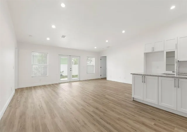 Photo 3 of Single family home for sale at 28 Woodston Ln, Palm Coast, FL 32164 | MLS# FC319204 | Listing updated on 2026-09-02