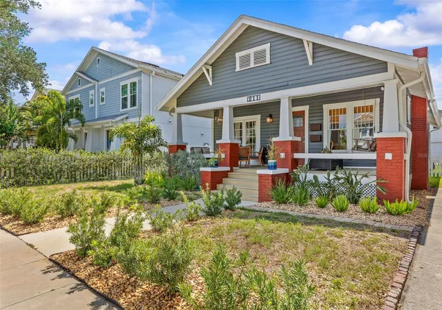 Photo 2 of Single family home for sale at 211 S Albany Ave, Tampa, FL 33606 | MLS# TB8517964 | Listing updated on 2026-07-16