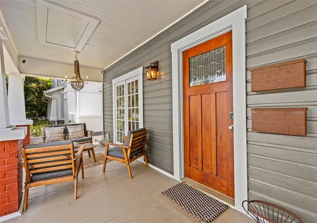 Photo 4 of Single family home for sale at 211 S Albany Ave, Tampa, FL 33606 | MLS# TB8517964 | Listing updated on 2026-07-16