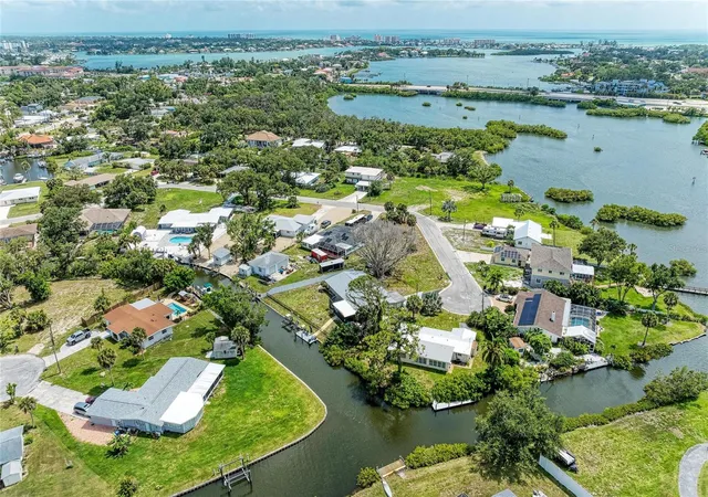 1st image of 302 Dona Dr, Nokomis, FL 34275 | MLS# A4696707