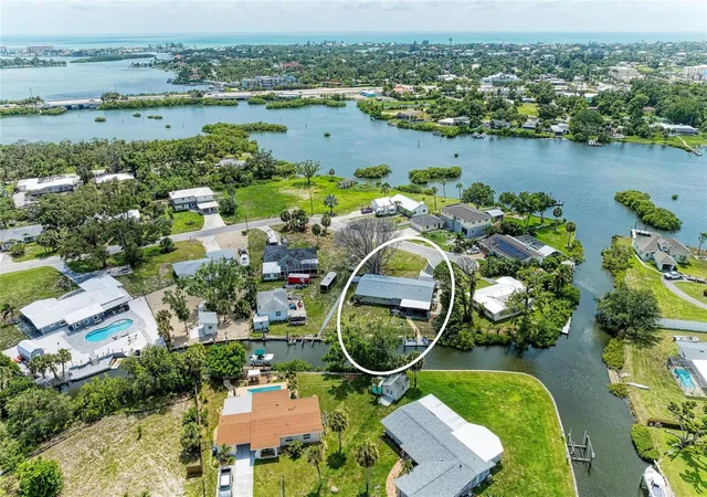 2nd image of 302 Dona Dr, Nokomis, FL 34275 | MLS# A4696707