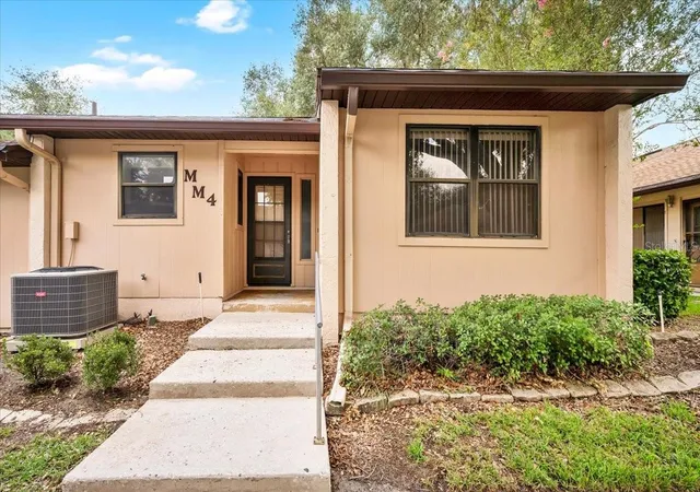 Condo for sale at 2025 Sylvester Rd #MM4, LAKELAND, FL 33803 | MLS# L4962657