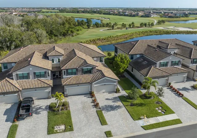Listing Photo 1 - Condo for sale in building located at 17637 Gawthrop Dr, BRADENTON, FL 34211 - Unit #104