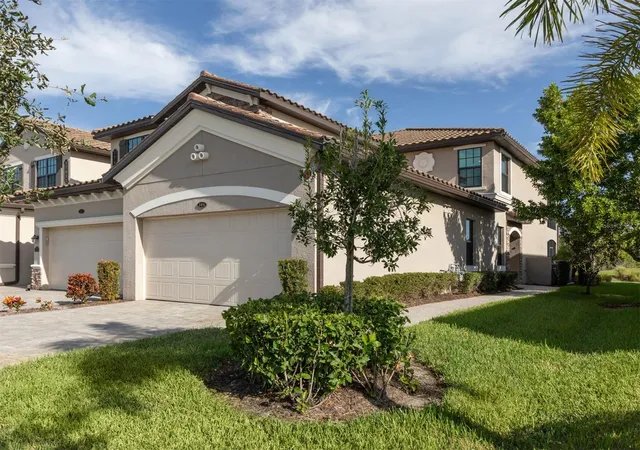Listing Photo 3 - Condo for sale in building located at 17637 Gawthrop Dr, BRADENTON, FL 34211 - Unit #104