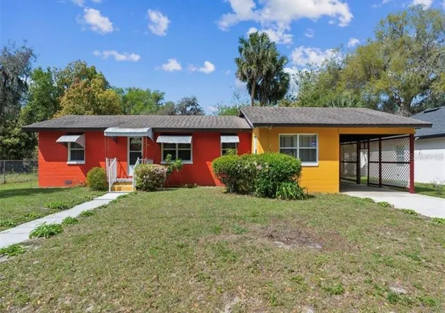 1st image of 612 Kensington St, Eustis, FL 32726 | MLS# G5113593
