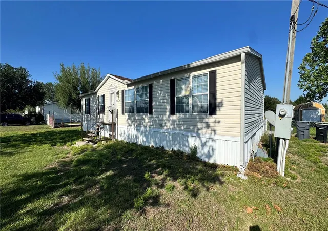Homes for sale in Mulberry, FL | 320 Cesara Dr, Mulberry, FL 33860 | MLS# TB8517992