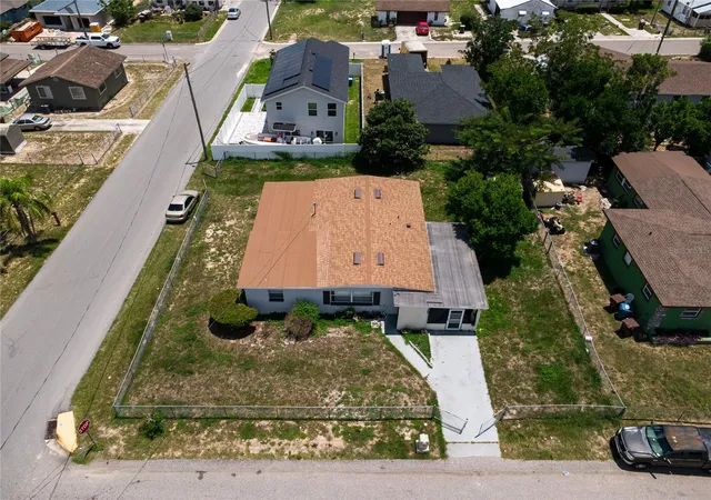 Photo 4 of Single family home for sale at 1125 Ave L, Haines City, FL 33844 | MLS# S5151699 | Listing updated on 2026-08-28
