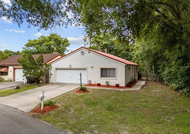 Photo 1 of Sale Pending at 381 San Jose Dr, WINTER HAVEN, FL 33884 | MLS# S5151702 | Listing updated on 2026-10-07