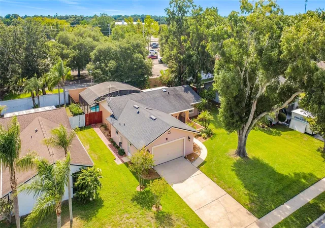 Photo 3 of Single family home for sale at 5020 The Oaks Cir, Orlando, FL 32809 | MLS# O6415849 | Listing updated on 2026-08-11